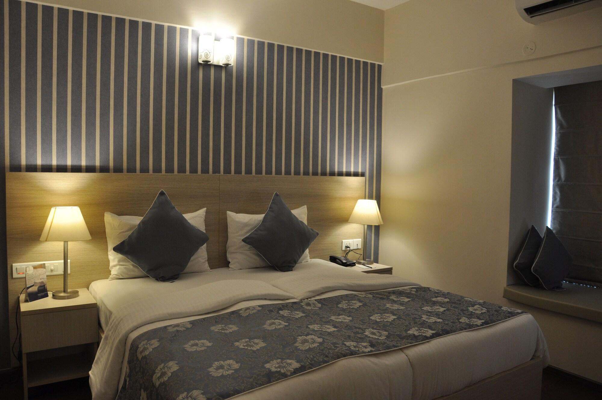 Starlit Suites Bangalore Kammasandra Bagian luar foto