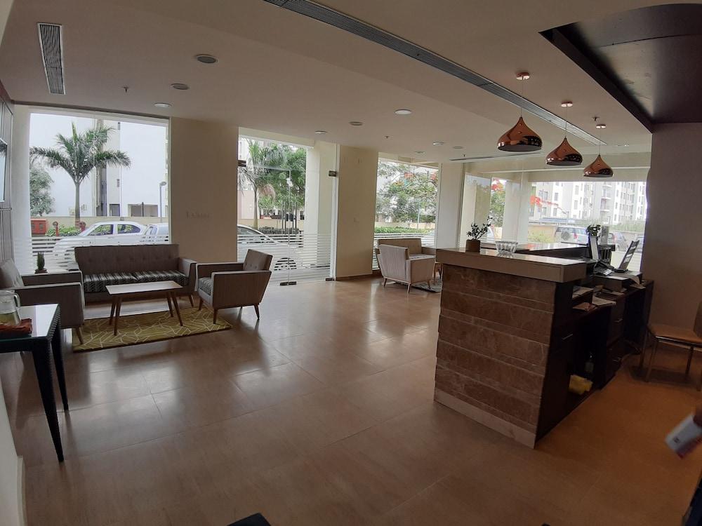 Starlit Suites Bangalore Kammasandra Bagian luar foto