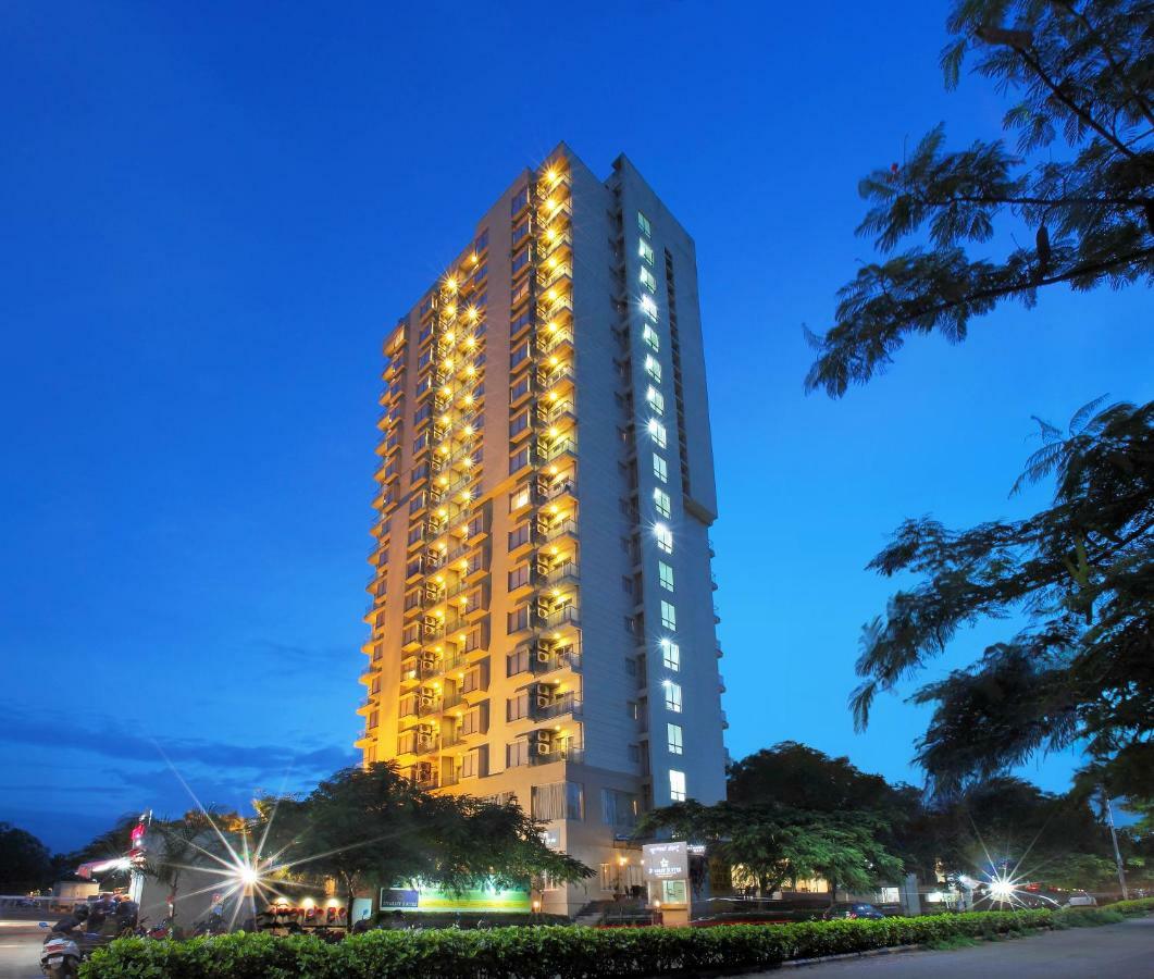 Starlit Suites Bangalore Kammasandra Bagian luar foto