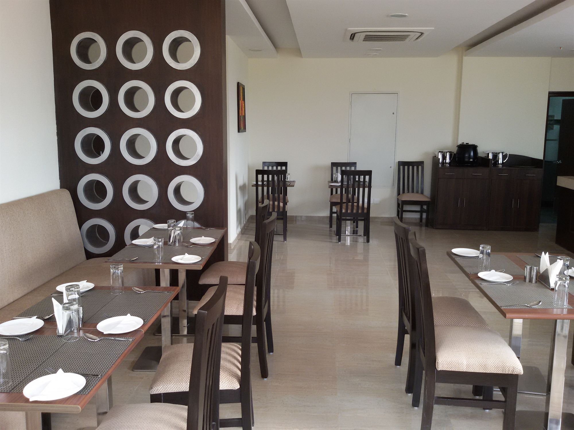 Starlit Suites Bangalore Kammasandra Bagian luar foto