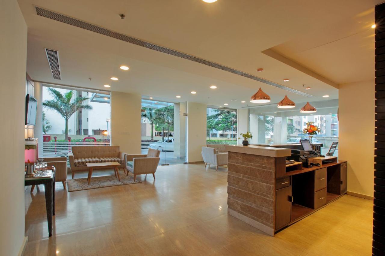 Starlit Suites Bangalore Kammasandra Bagian luar foto