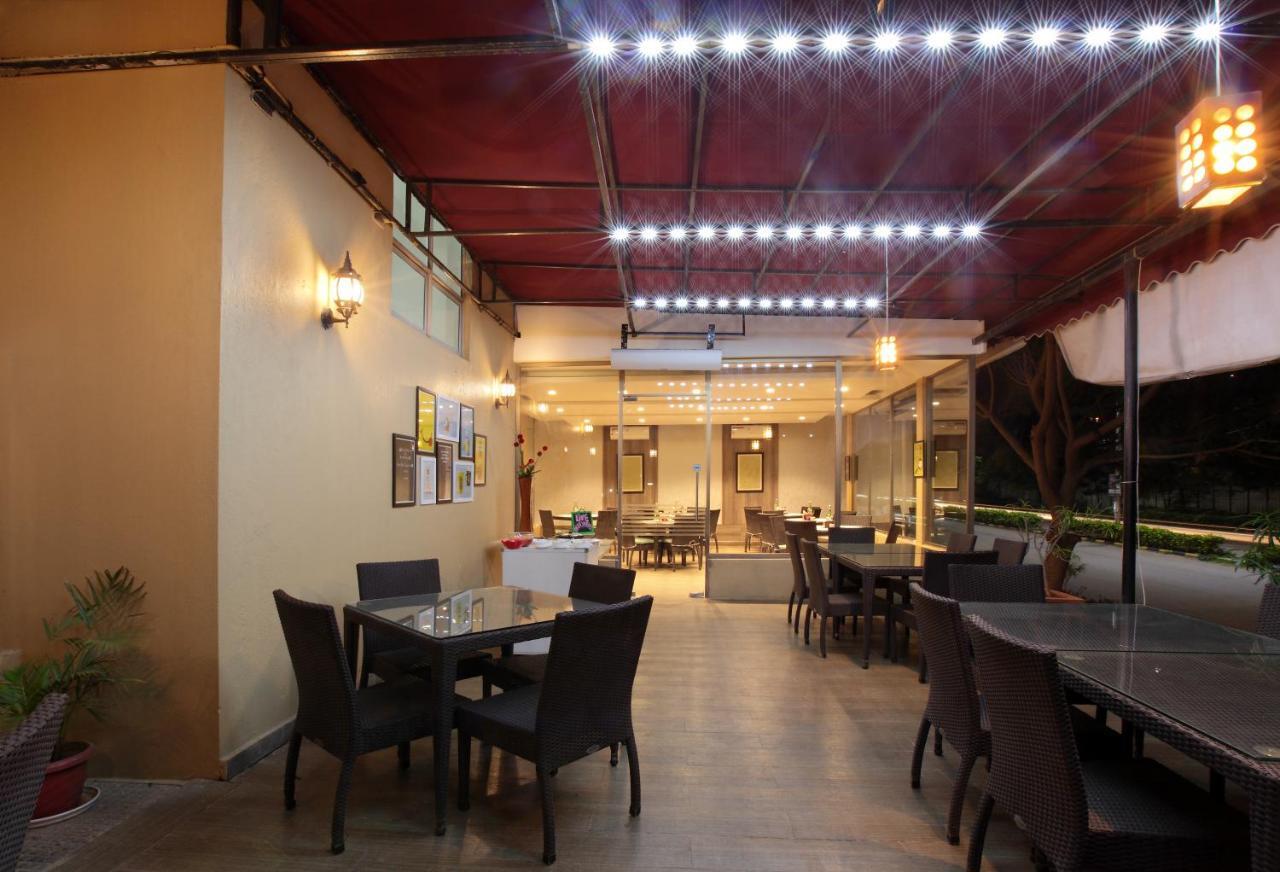 Starlit Suites Bangalore Kammasandra Bagian luar foto